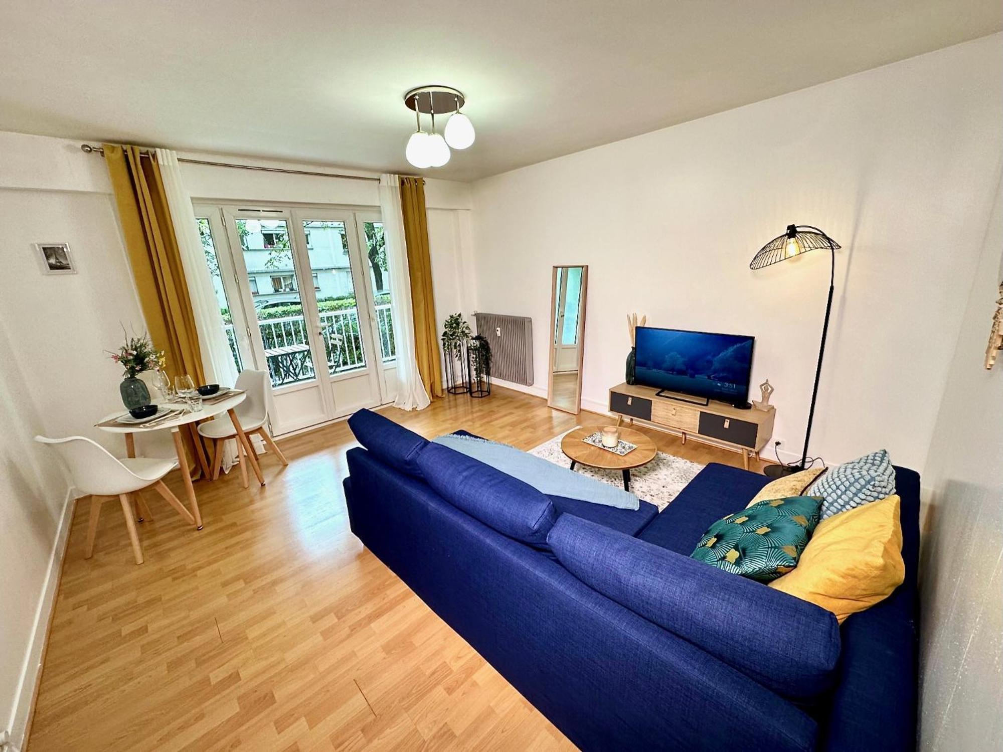 Le Bleu Soleil - A 2 Min Du Metro - 7 Min De Paris Apartment Maisons-Alfort Exterior photo
