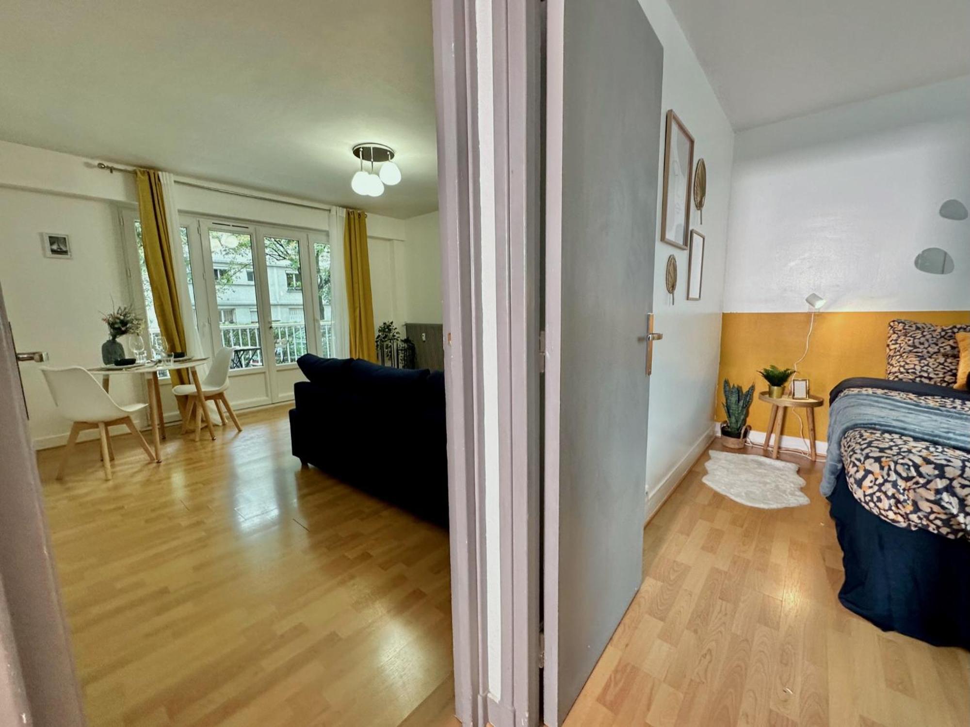 Le Bleu Soleil - A 2 Min Du Metro - 7 Min De Paris Apartment Maisons-Alfort Exterior photo
