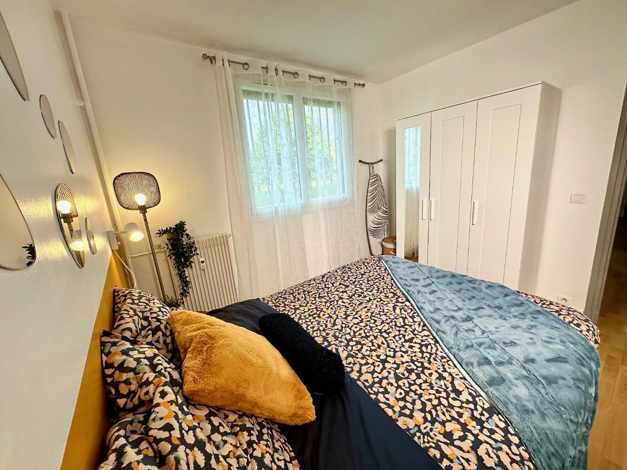 Le Bleu Soleil - A 2 Min Du Metro - 7 Min De Paris Apartment Maisons-Alfort Exterior photo