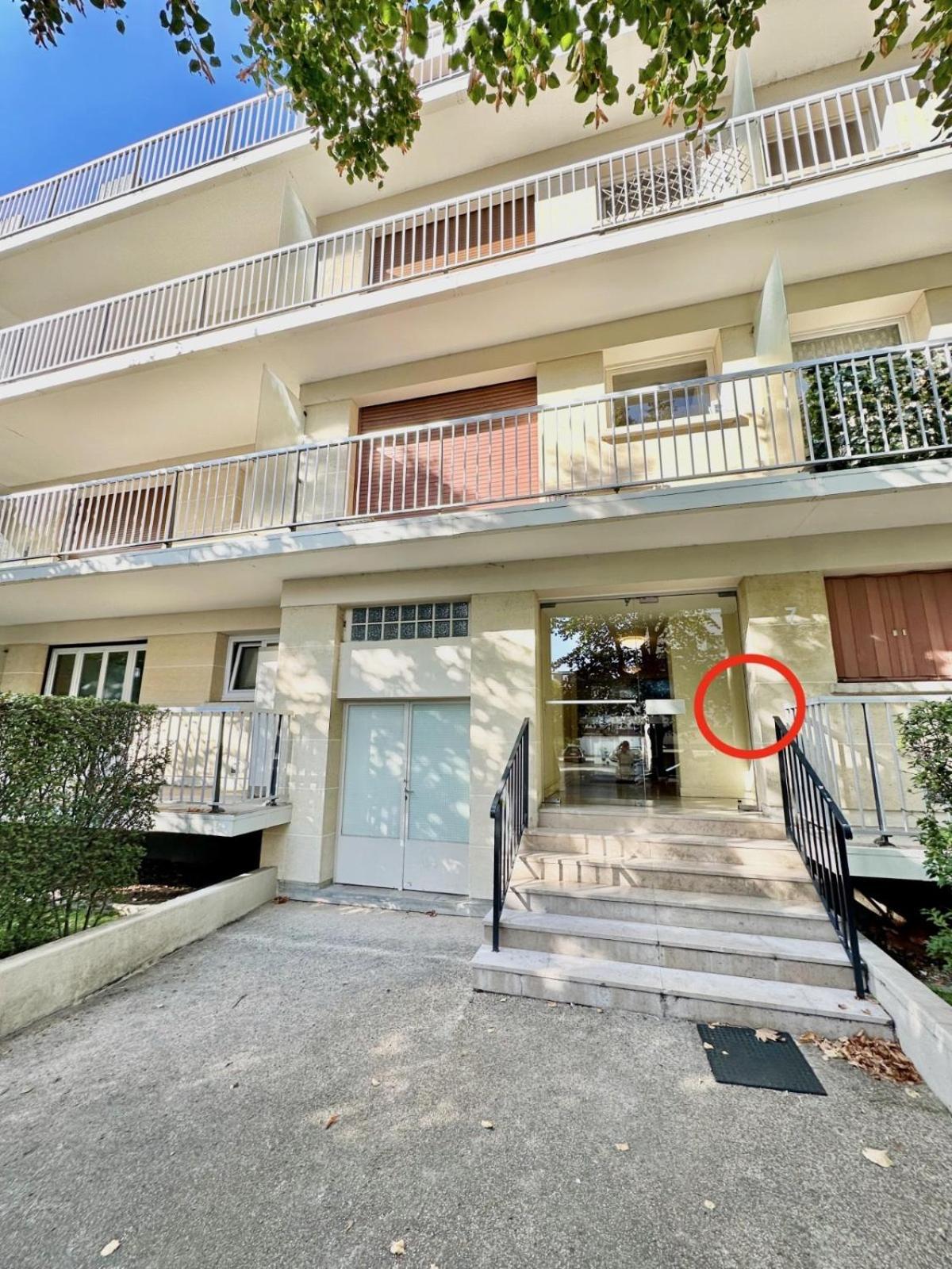 Le Bleu Soleil - A 2 Min Du Metro - 7 Min De Paris Apartment Maisons-Alfort Exterior photo